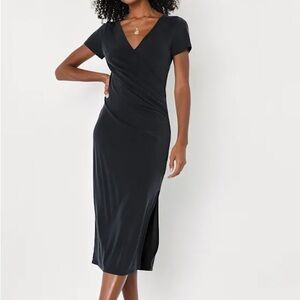 NWT: Lulu’s Black Faux Wrap Midi Dress